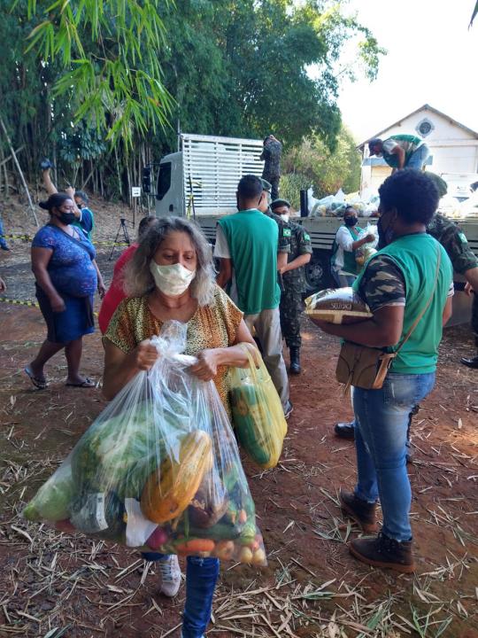 Foto 2 de 14 — AGORA: Distribuição de alimentos começa na Ceagesp para reduzir filas